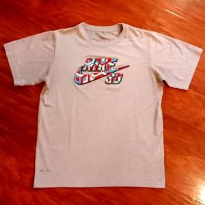 Boy's Nike SB dri-fit short sleeve tee sz lg